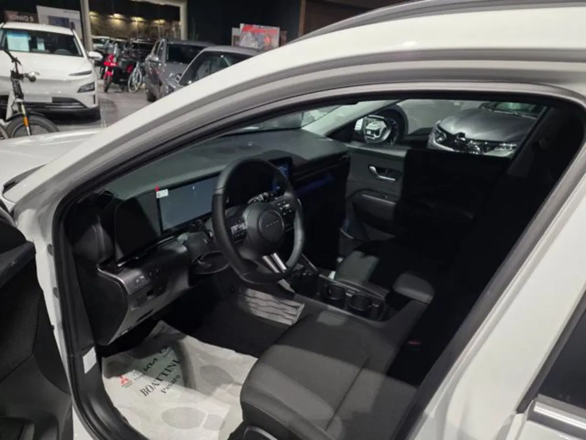 Hyundai Kona nuova a Pesaro-Urbino (3)
