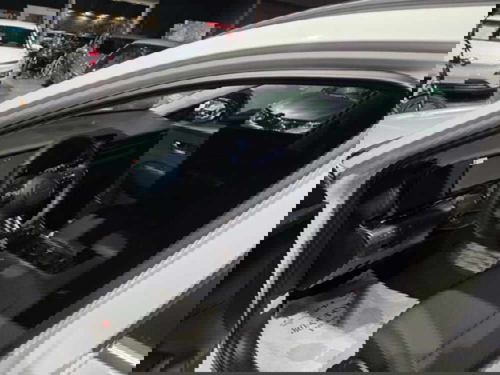 Hyundai Kona nuova a Pesaro-Urbino (3)