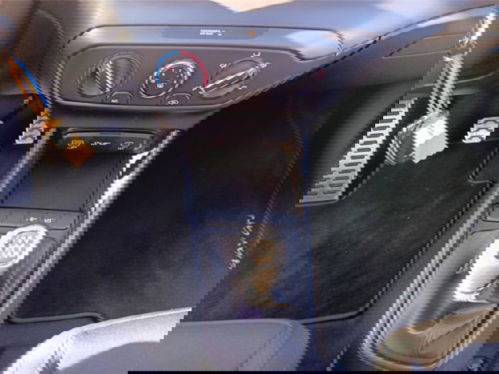 Hyundai Bayon usata a Bari (19)