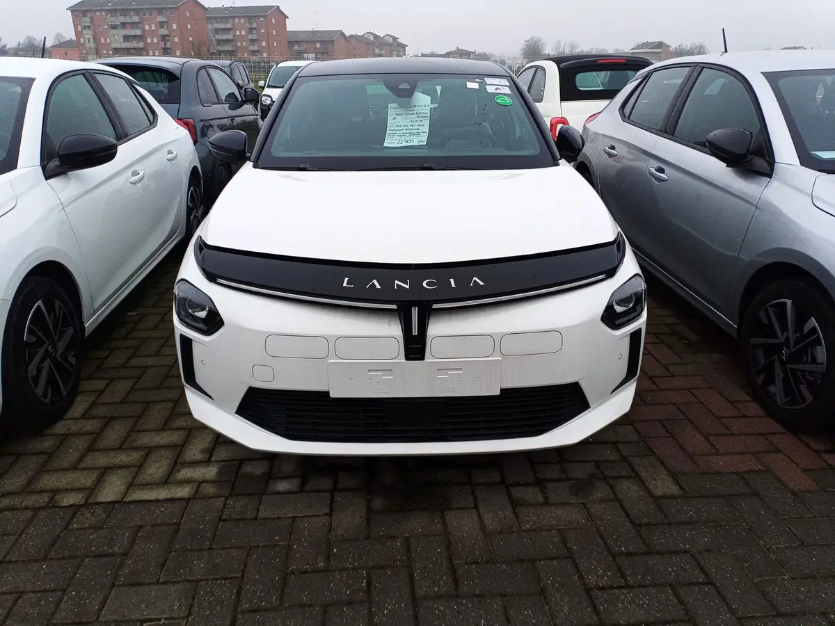 Lancia Ypsilon nuova a Alessandria (2)