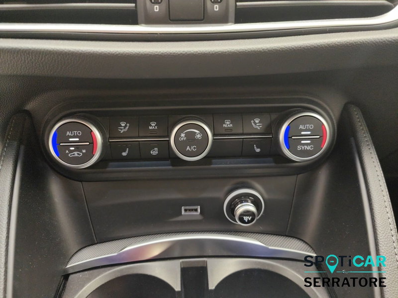 Alfa Romeo Stelvio usata a Como (16)