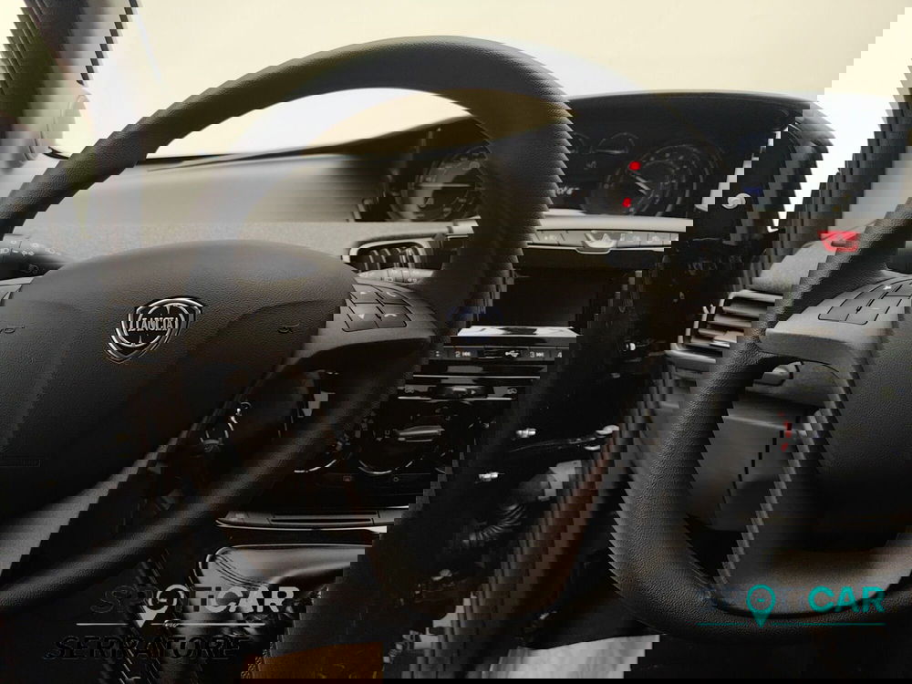 Lancia Ypsilon nuova a Como (15)