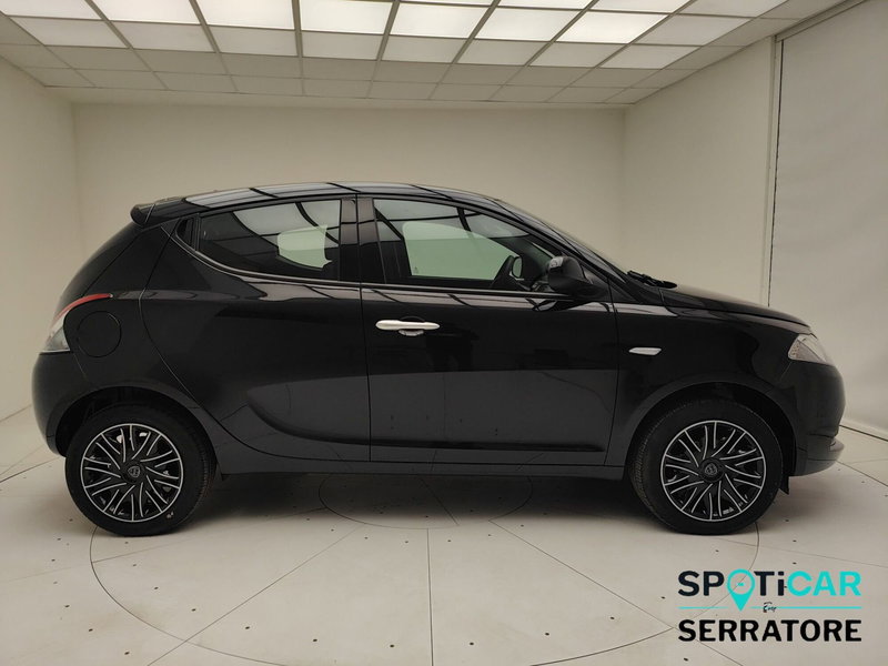 Lancia Ypsilon nuova a Como (18)