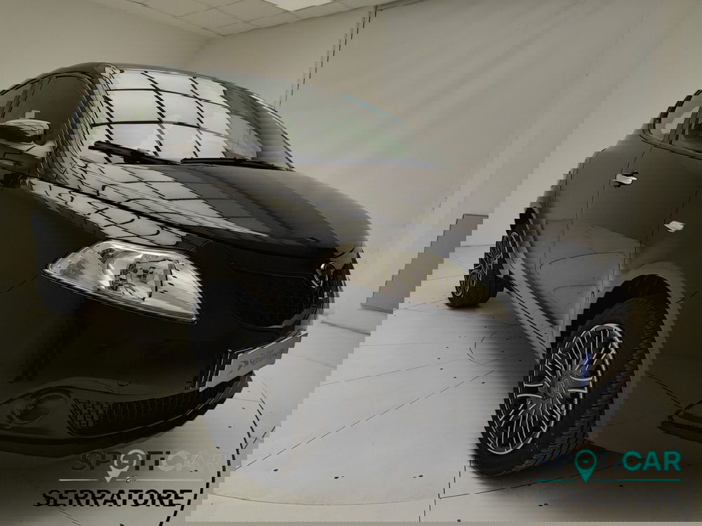 Lancia Ypsilon nuova a Como (3)