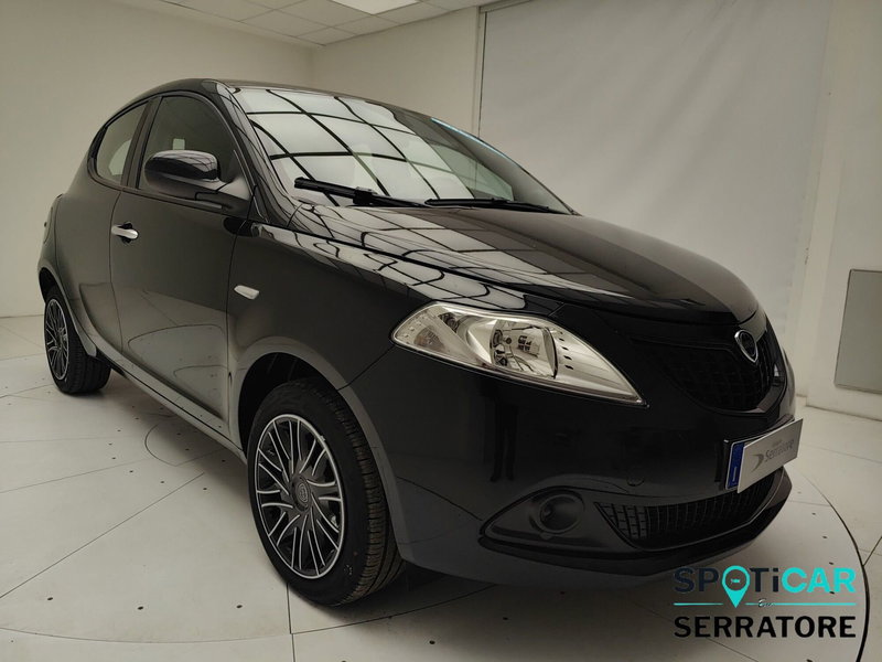 Lancia Ypsilon nuova a Como (3)