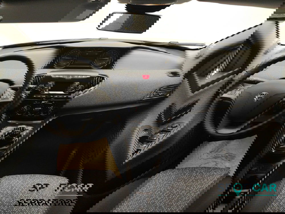 Lancia Ypsilon nuova a Como (7)