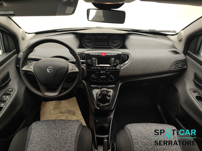 Lancia Ypsilon nuova a Como (7)