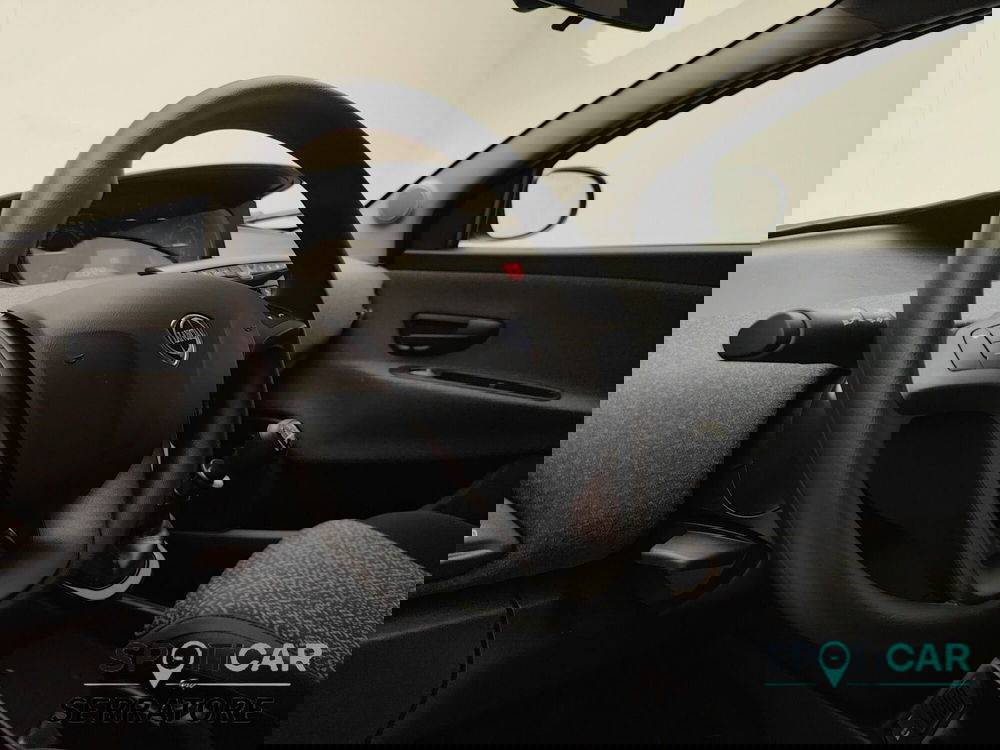 Lancia Ypsilon nuova a Como (9)