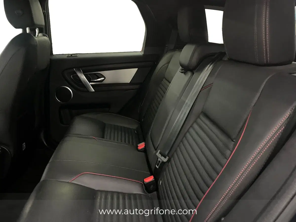 Land Rover Discovery Sport usata a Modena (13)