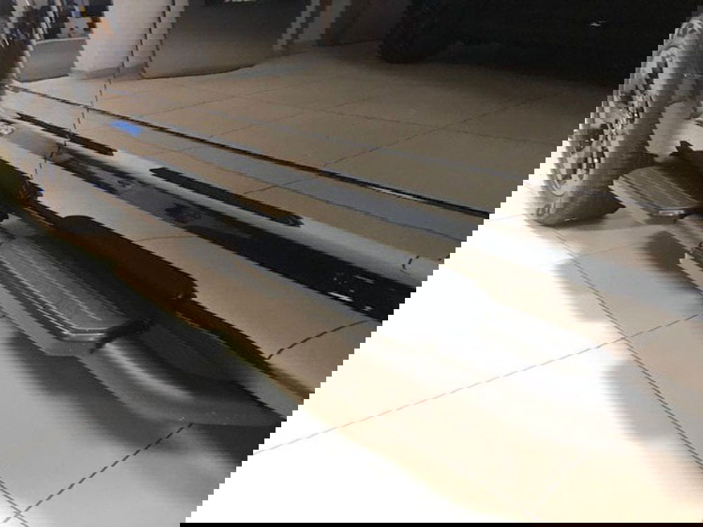 Land Rover Defender usata a Milano (11)