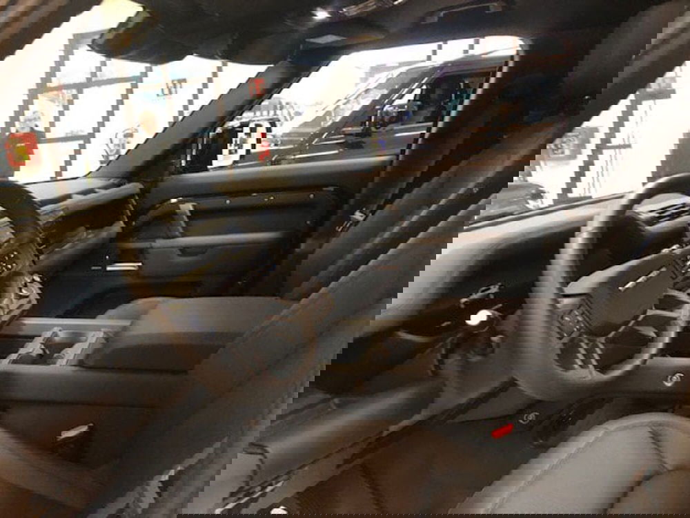 Land Rover Defender usata a Milano (15)