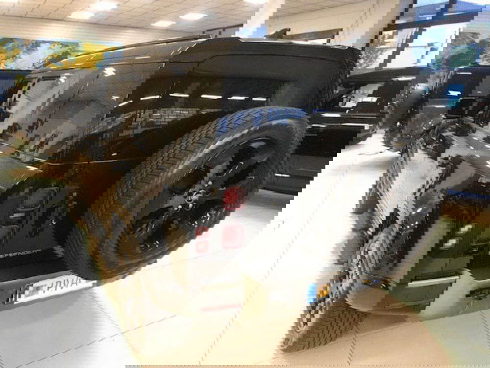 Land Rover Defender usata a Milano (5)