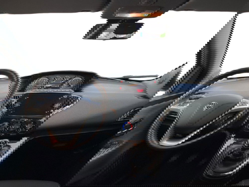 Lancia Ypsilon usata a Torino (10)