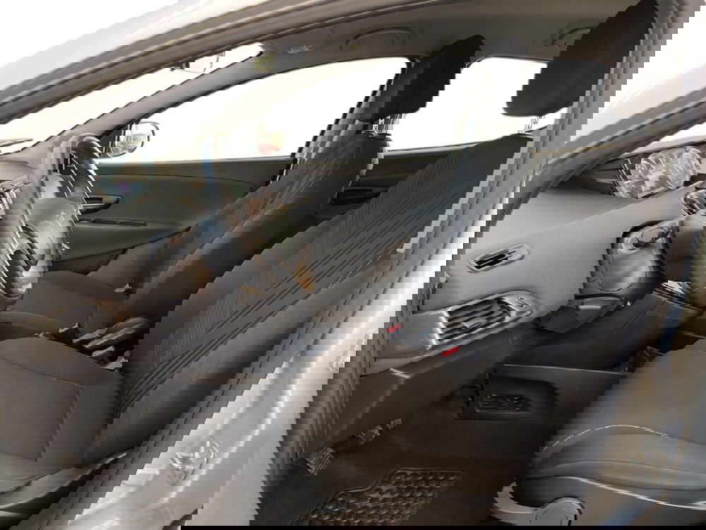 Lancia Ypsilon usata a Torino (9)