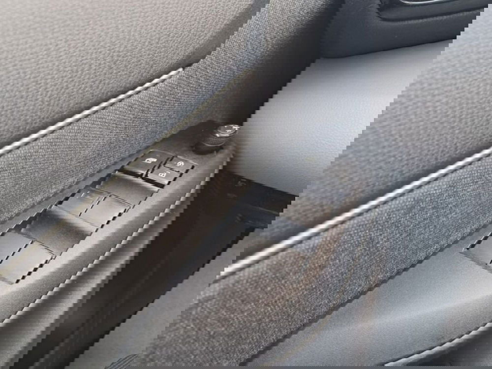 Toyota Yaris Cross usata a Cagliari (18)