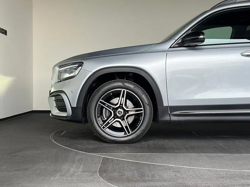 Mercedes-Benz GLB nuova a Bergamo (8)
