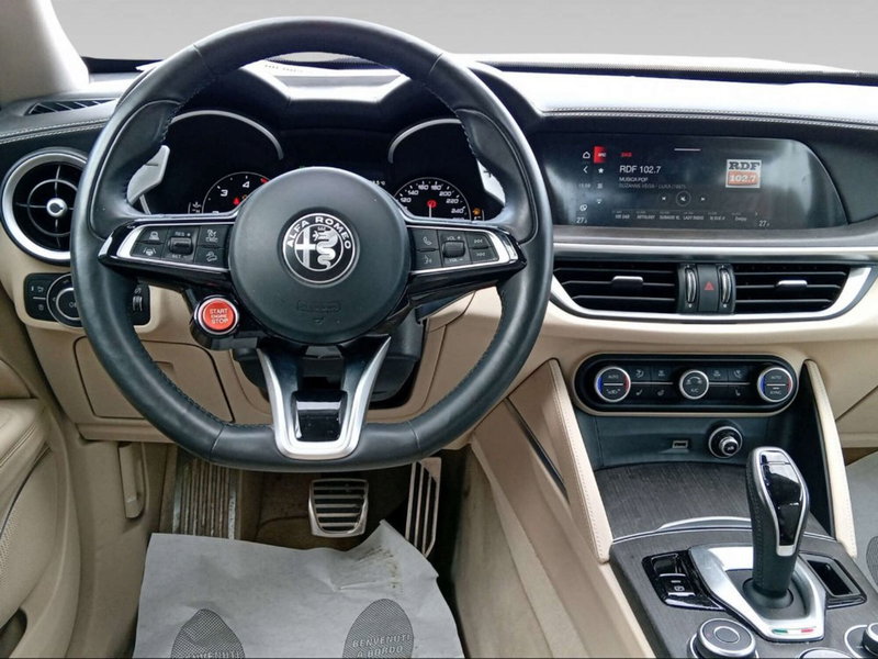 Alfa Romeo Stelvio usata a Firenze (11)