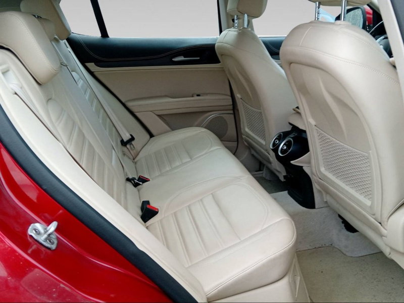 Alfa Romeo Stelvio usata a Firenze (15)