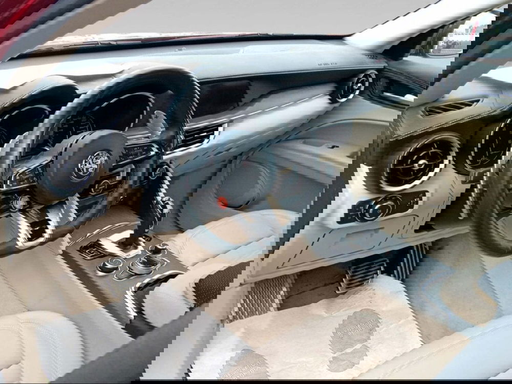 Alfa Romeo Stelvio usata a Firenze (9)