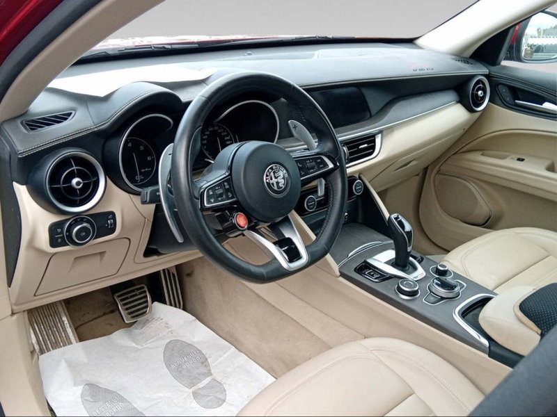 Alfa Romeo Stelvio usata a Firenze (9)