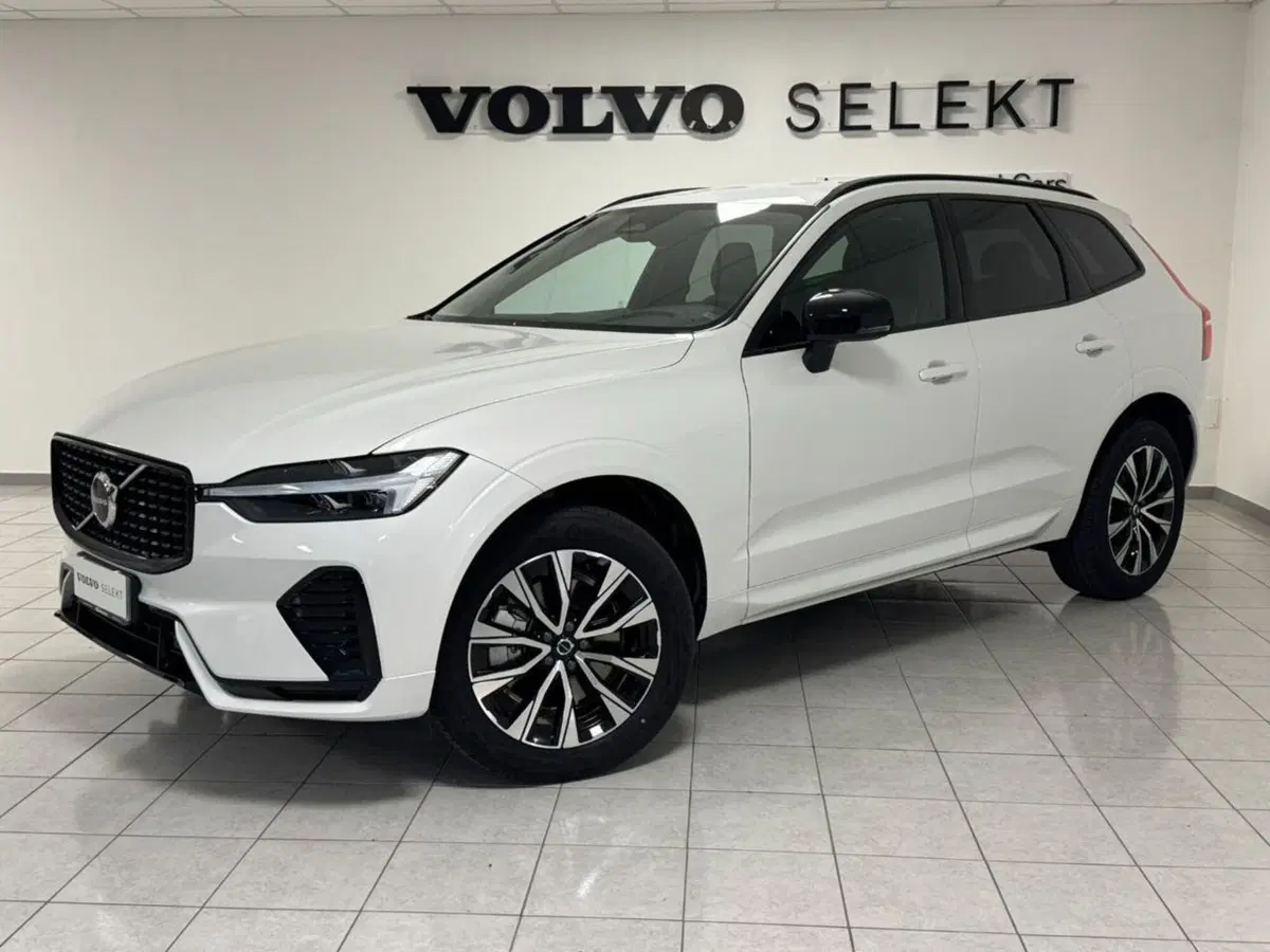 Volvo XC60 nuova a Como