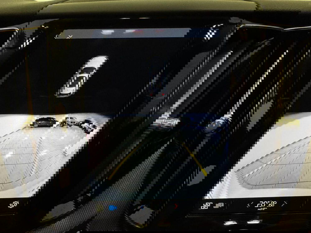 Volvo XC60 nuova a Como (12)