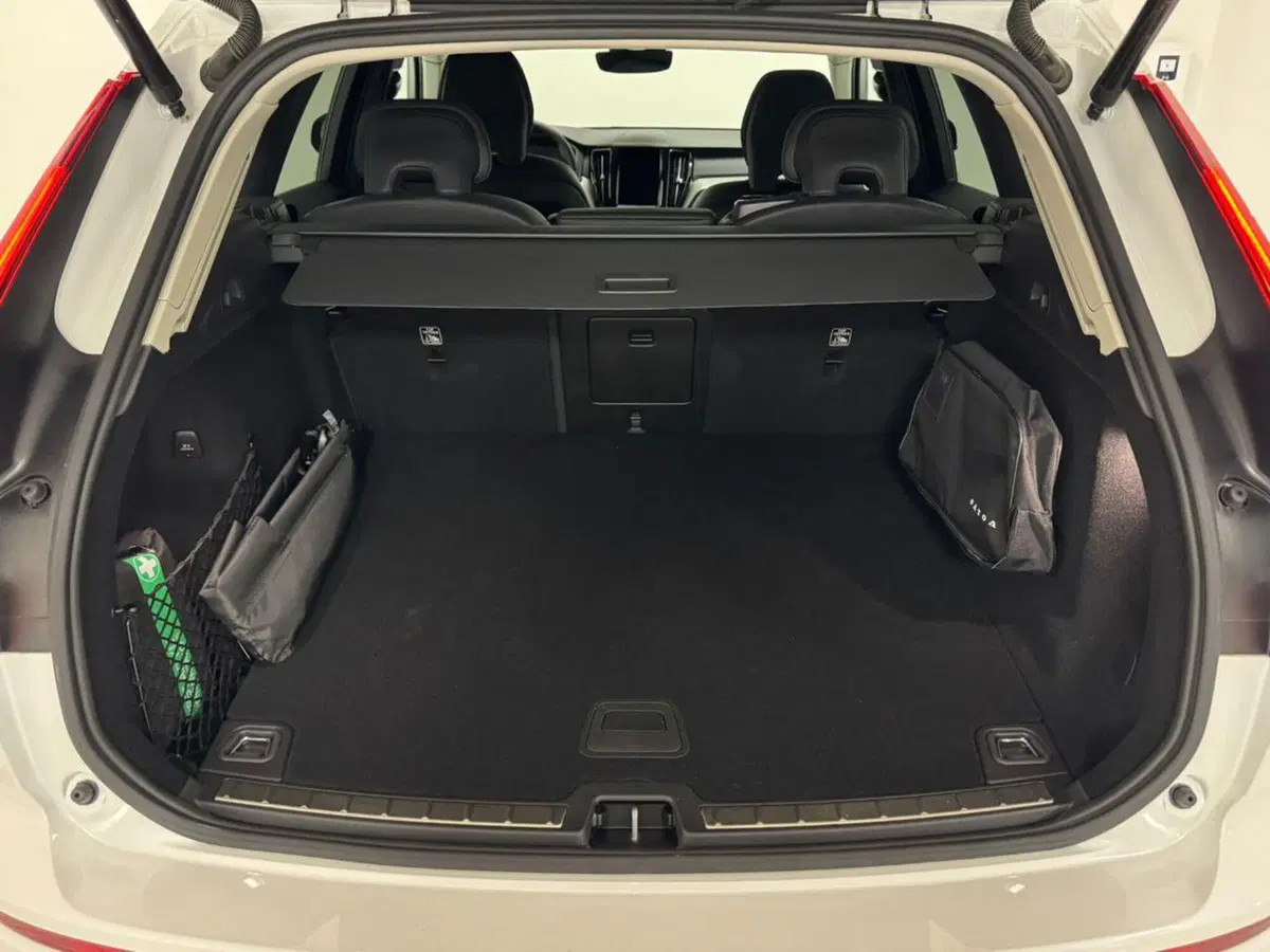 Volvo XC60 nuova a Como (13)