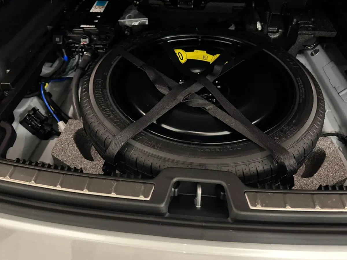 Volvo XC60 nuova a Como (19)