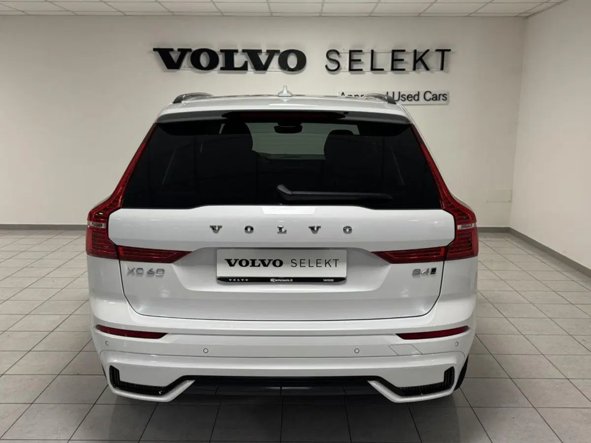 Volvo XC60 nuova a Como (6)
