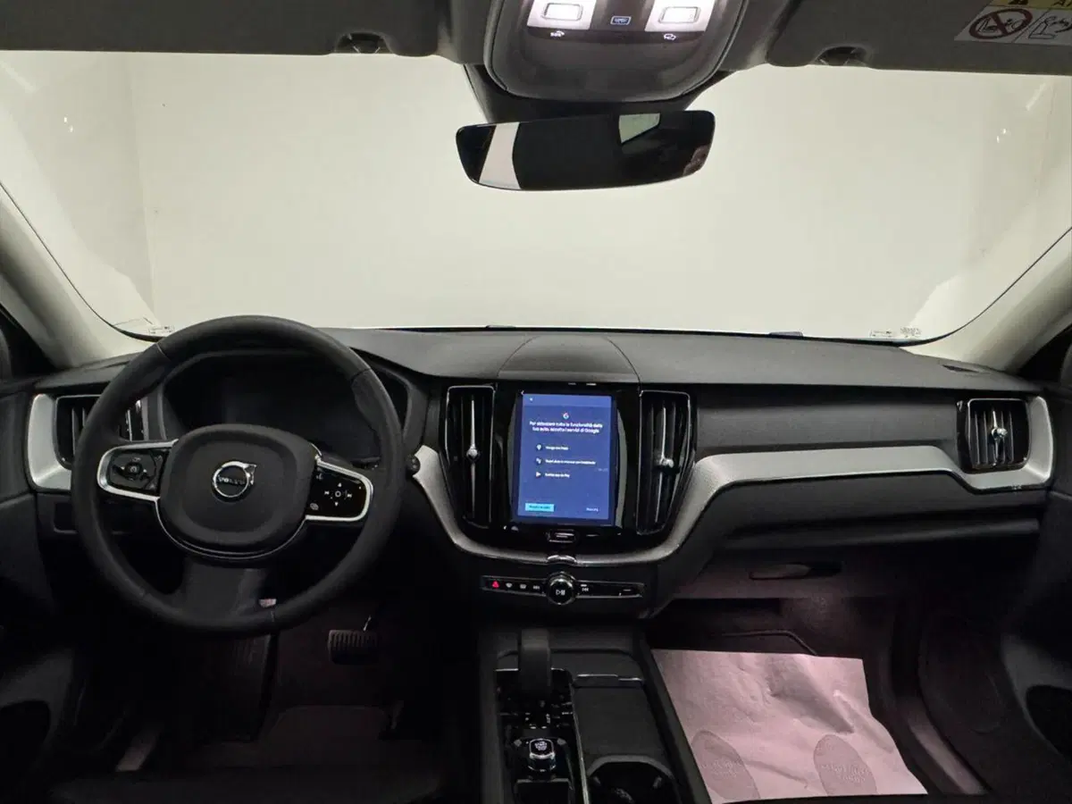 Volvo XC60 nuova a Como (7)