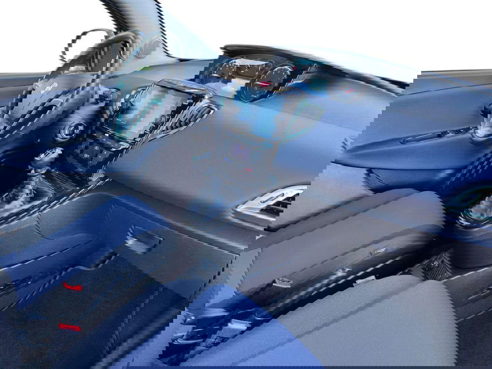 Lancia Ypsilon usata a Bari (9)