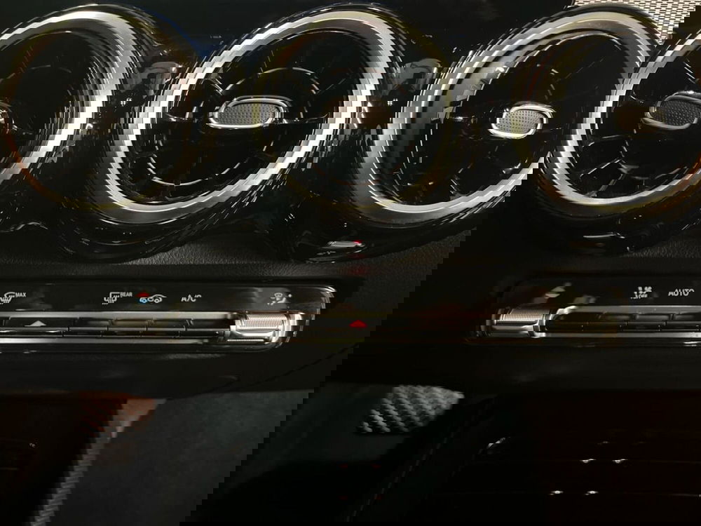 Mercedes-Benz GLB usata a Milano (14)