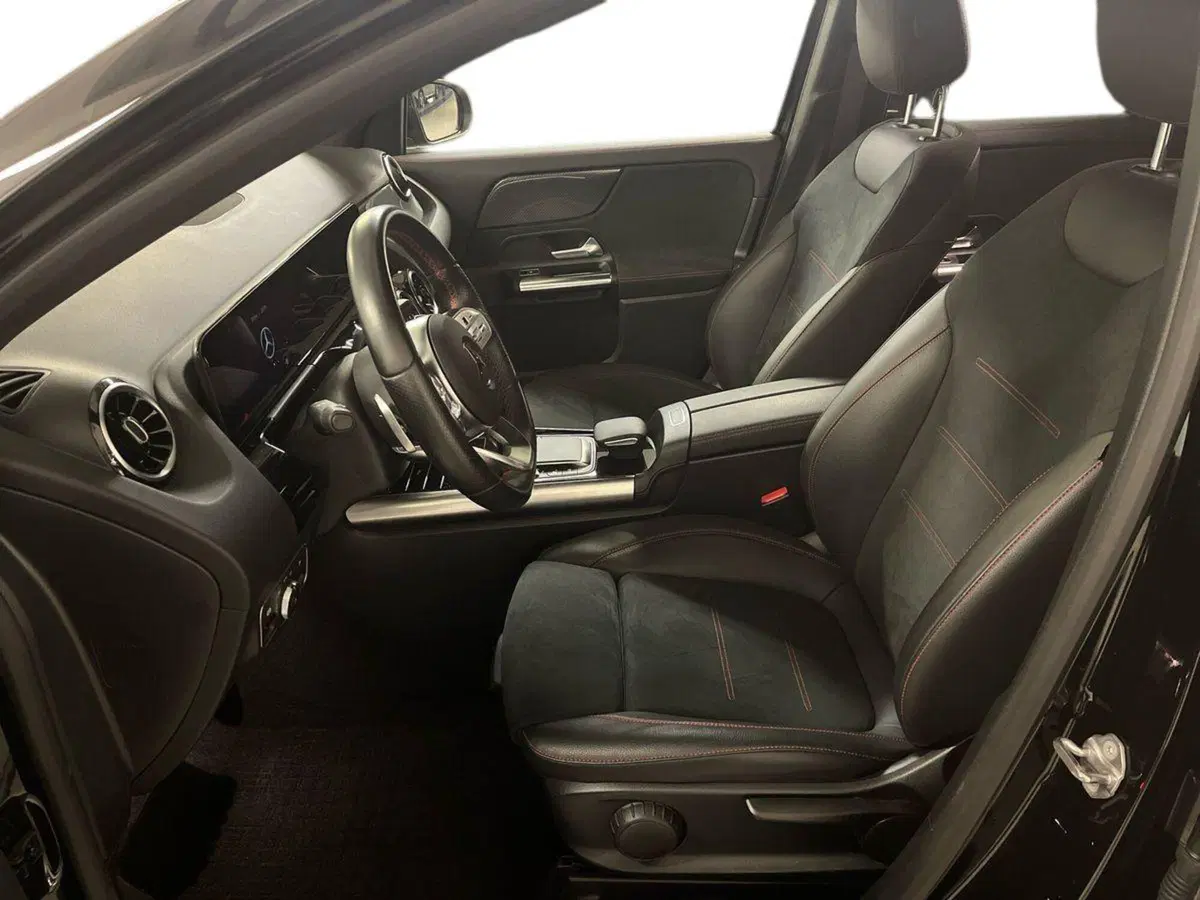 Mercedes-Benz GLA SUV usata a Milano (10)
