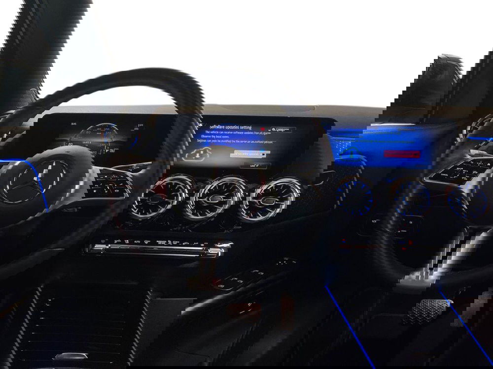 Mercedes-Benz EQA usata a Monza e Brianza (11)