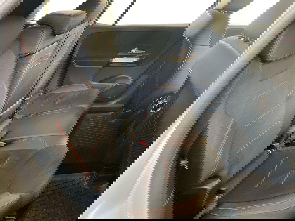 Mercedes-Benz GLB usata a Milano (16)