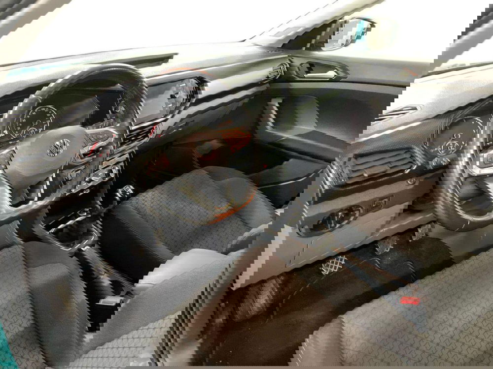 Volkswagen T-Cross usata a Macerata (16)