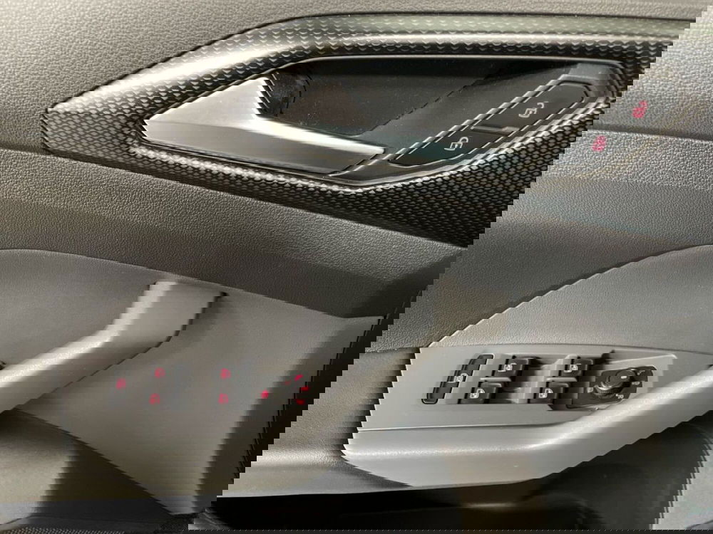 Volkswagen T-Cross usata a Macerata (17)