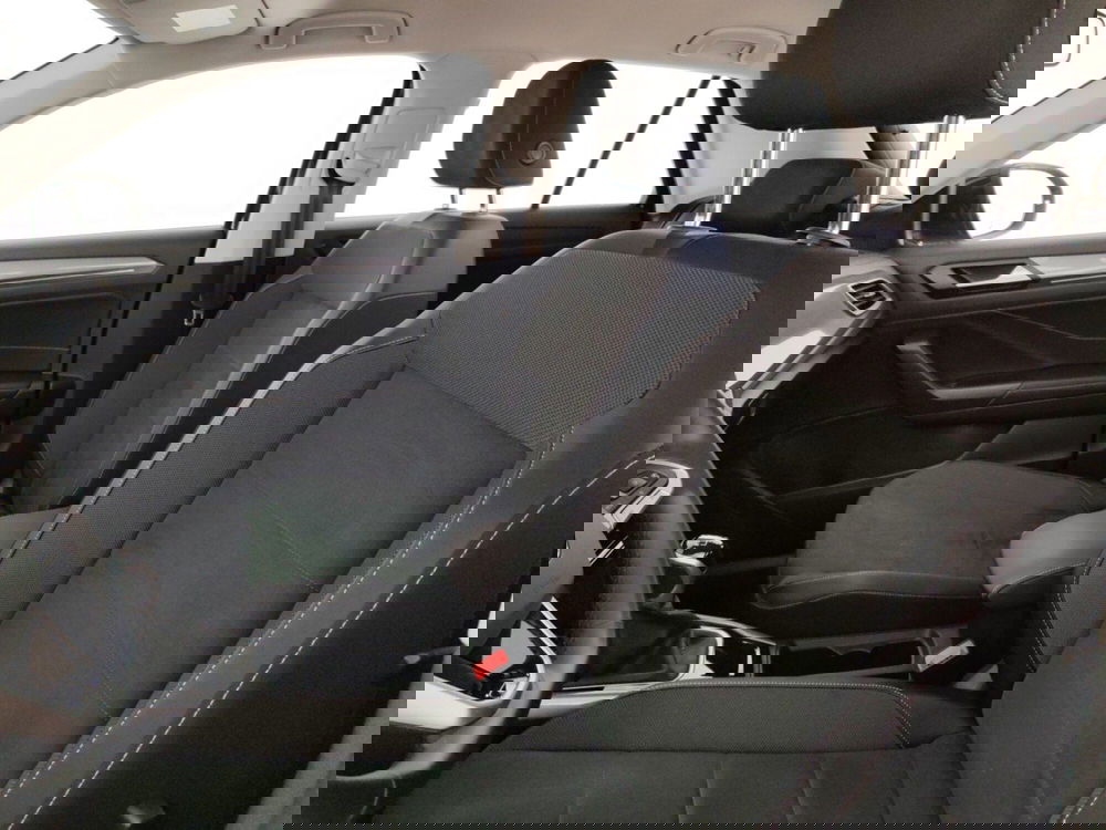 Volkswagen T-Roc usata a Massa-Carrara (9)