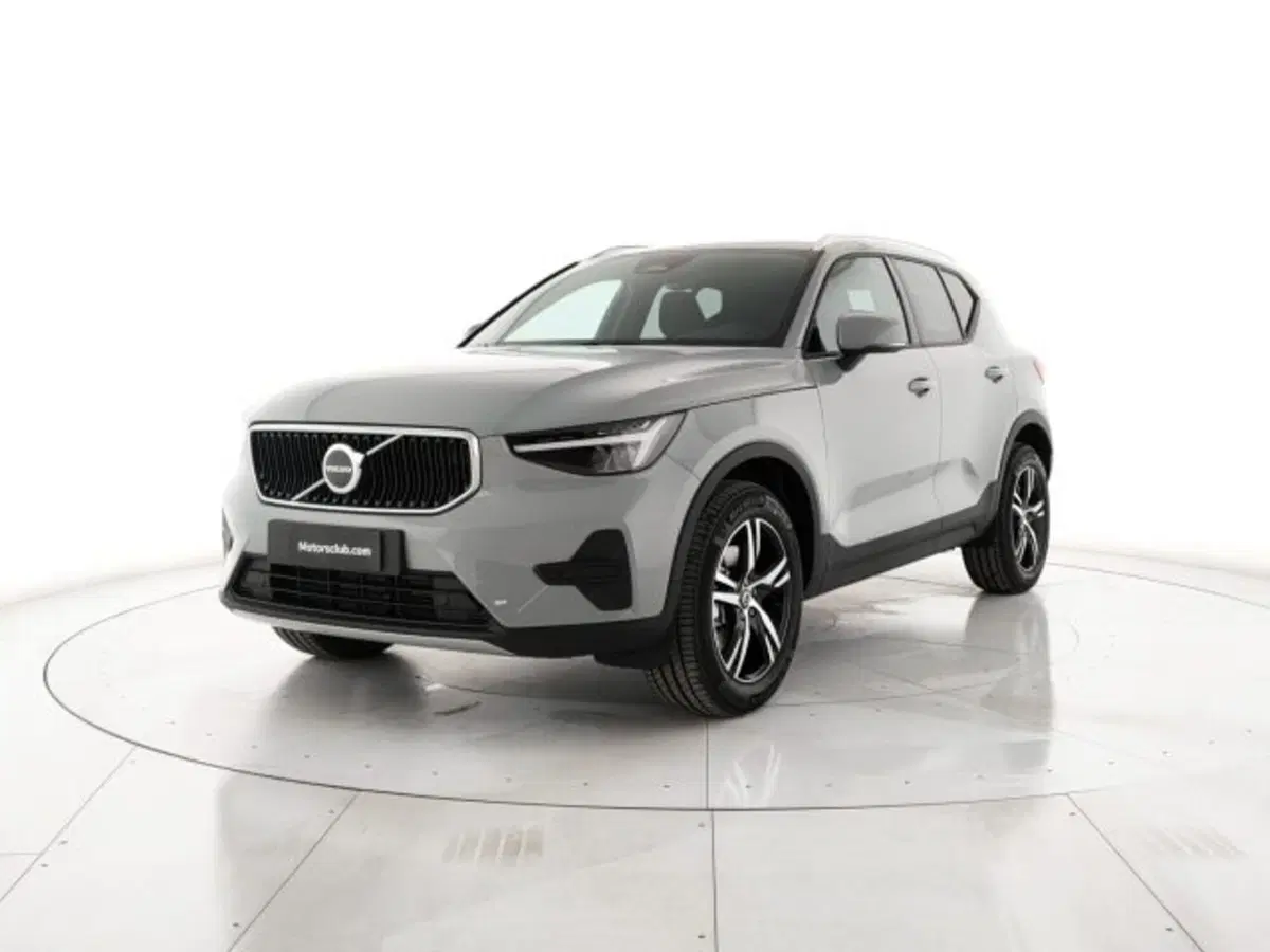 Volvo XC40 nuova a Modena (2)