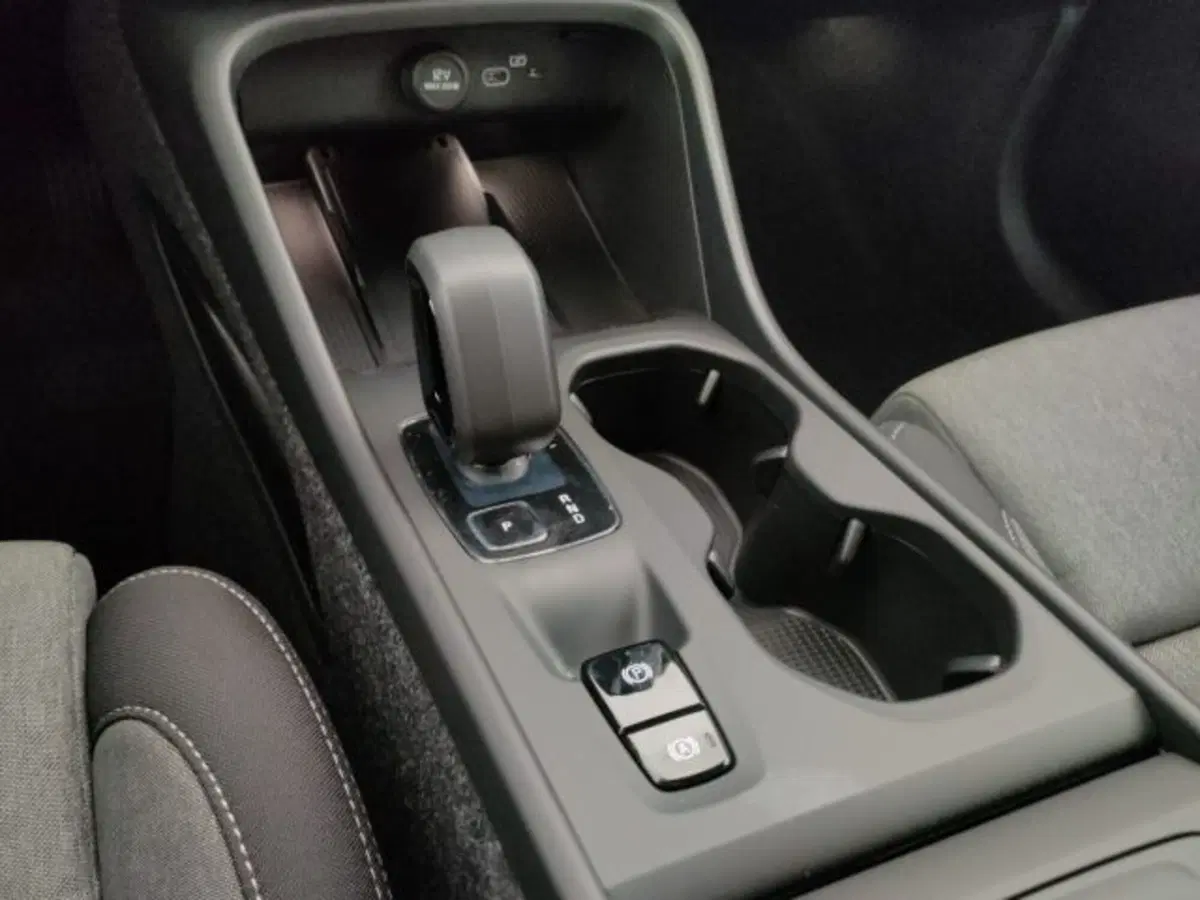 Volvo XC40 nuova a Modena (20)