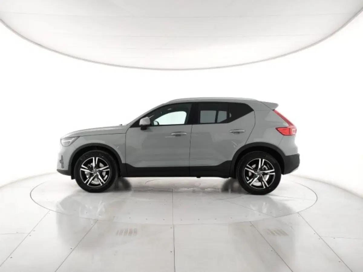 Volvo XC40 nuova a Modena (3)