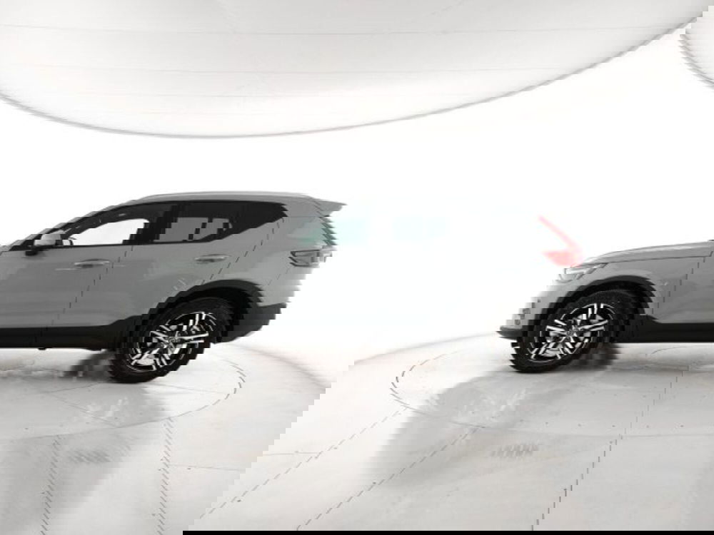 Volvo XC40 nuova a Modena (3)
