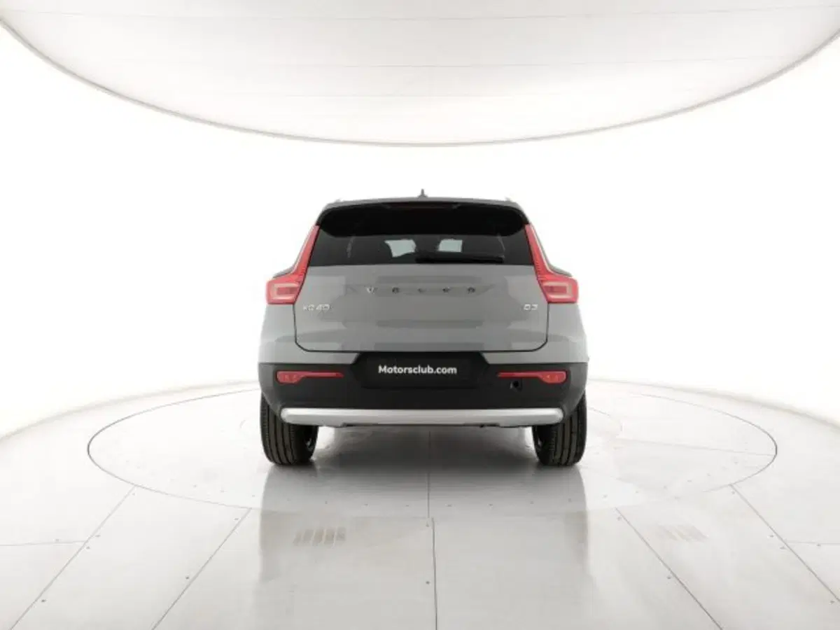Volvo XC40 nuova a Modena (5)