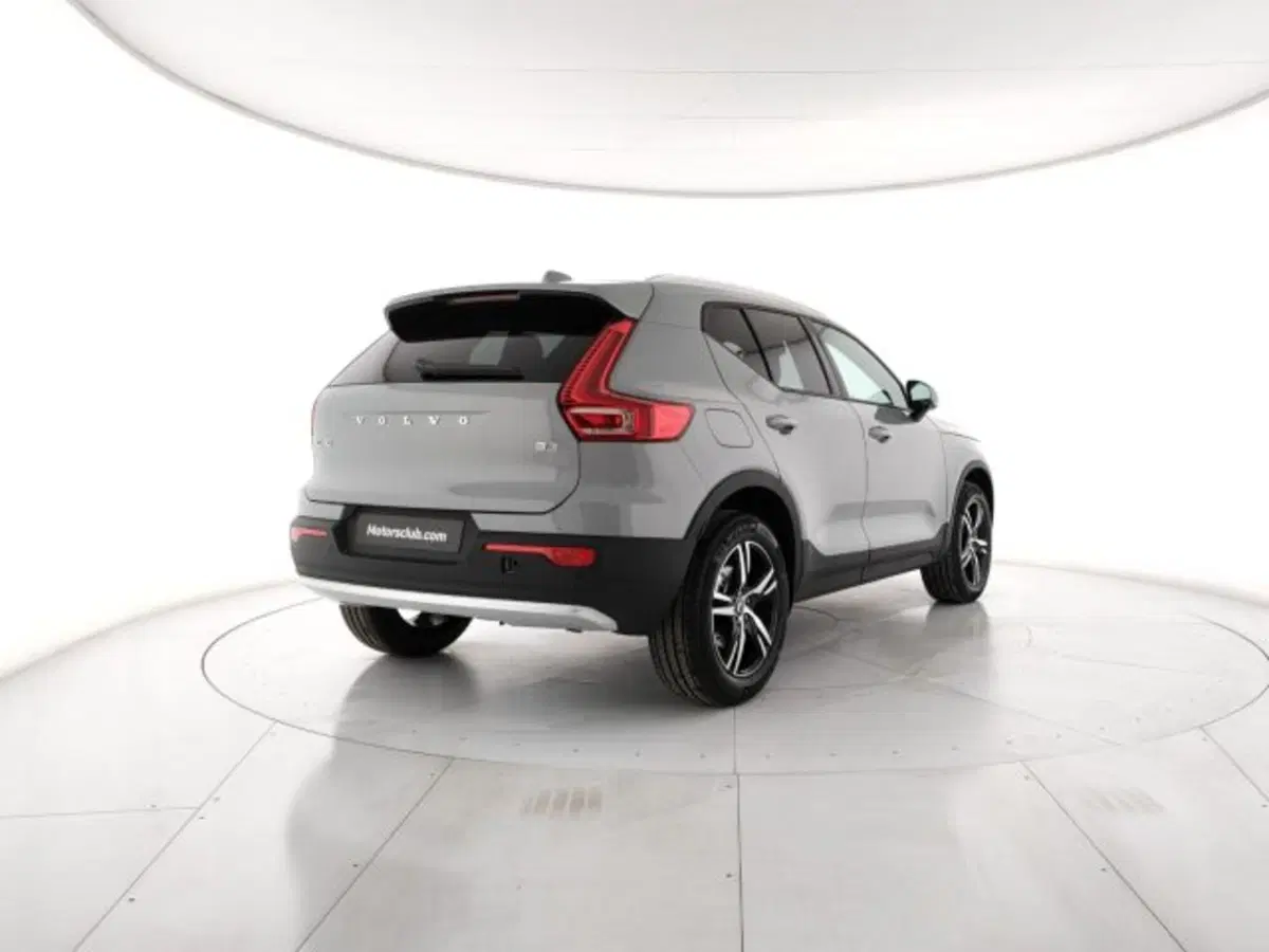 Volvo XC40 nuova a Modena (6)