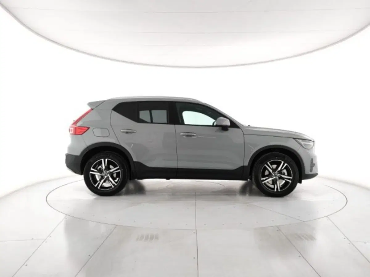 Volvo XC40 nuova a Modena (7)