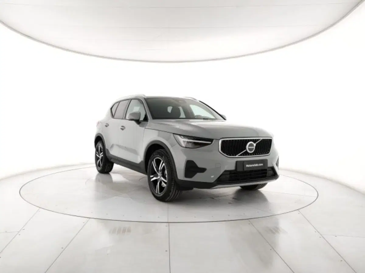 Volvo XC40 nuova a Modena (8)
