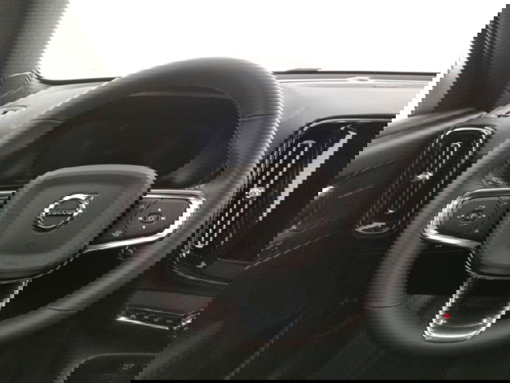 Volvo XC40 nuova a Modena (12)