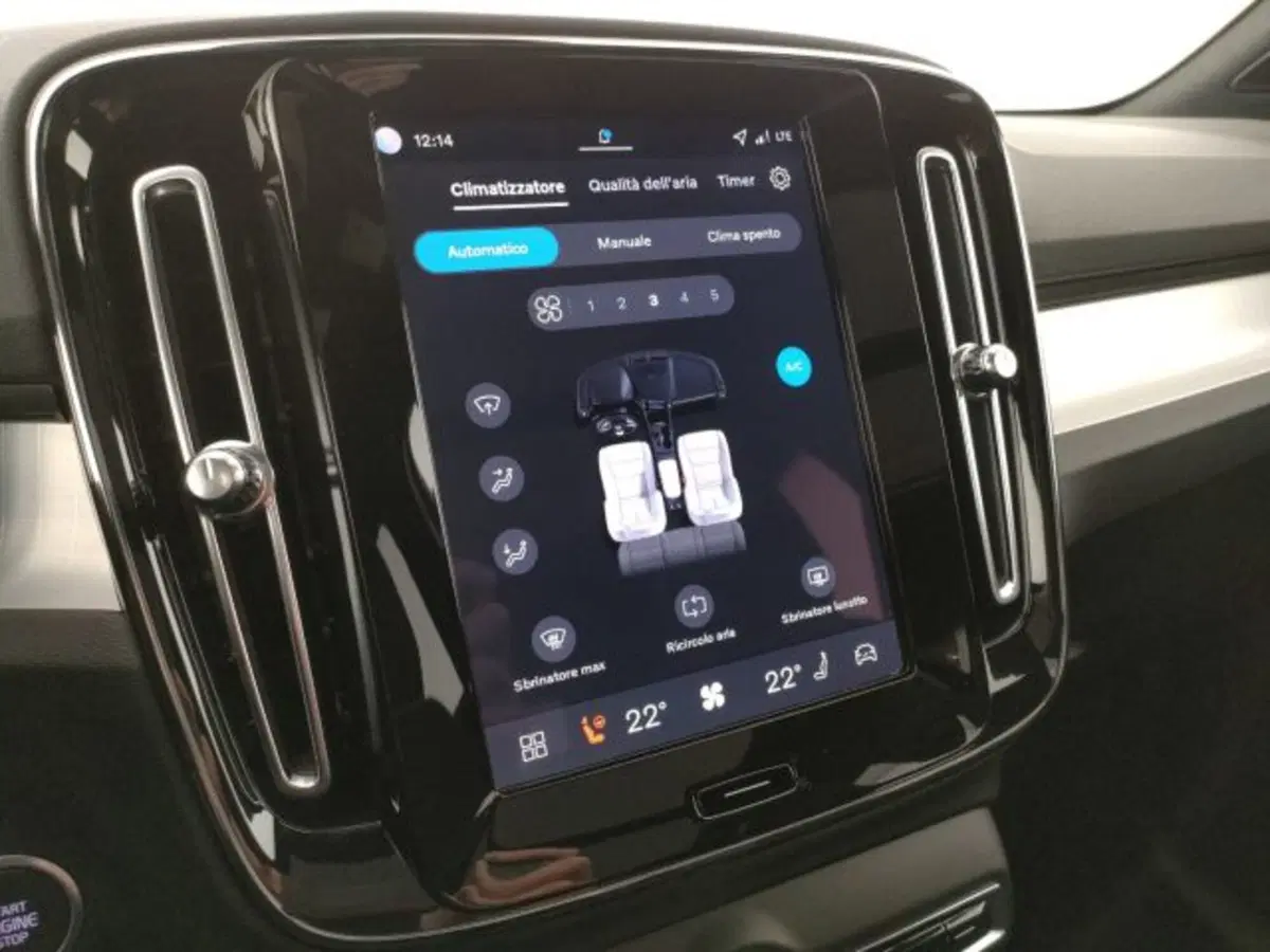 Volvo XC40 nuova a Modena (13)