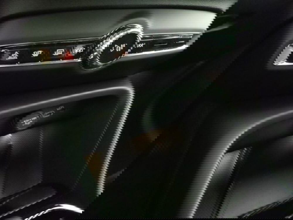Volvo XC40 nuova a Modena (19)