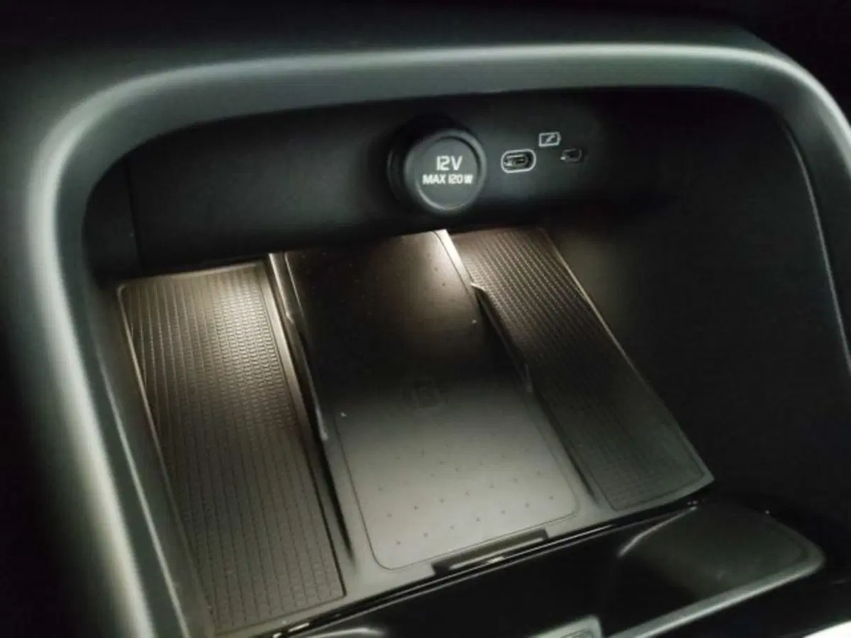 Volvo XC40 nuova a Modena (20)